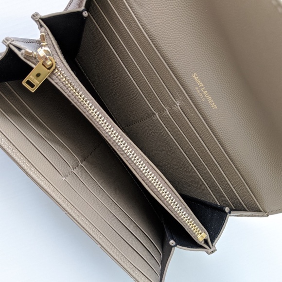 Authentic Yves Saint Laurent wallet - Picture 5 of 16